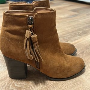 Esprit Brown Stuede Tassel Booties